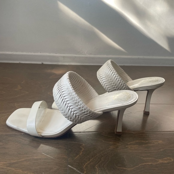 Vince Camuto open toes heels - Picture 3 of 4